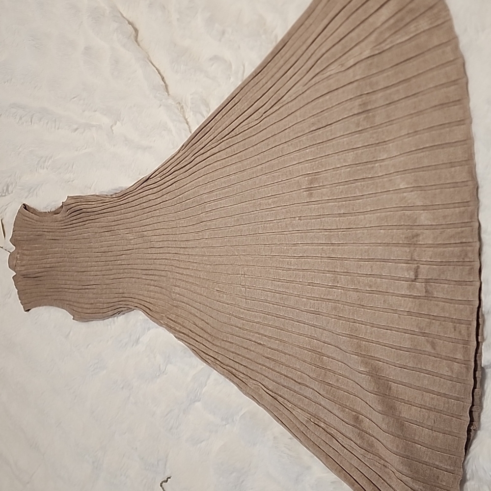 NWT Ribbed Dress - Picture 5 of 5